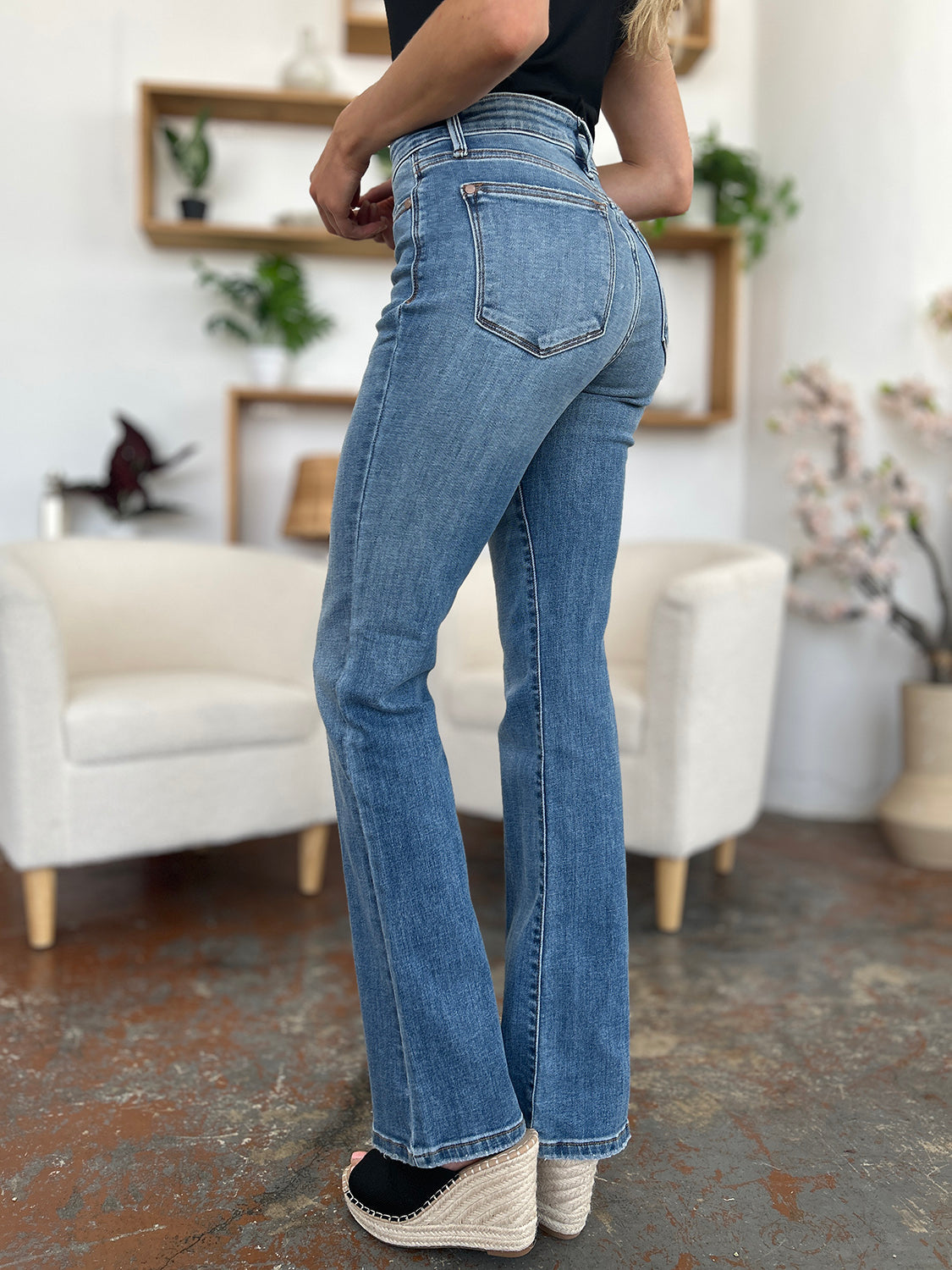 Judy Blue Mid-Rise Straight Jeans