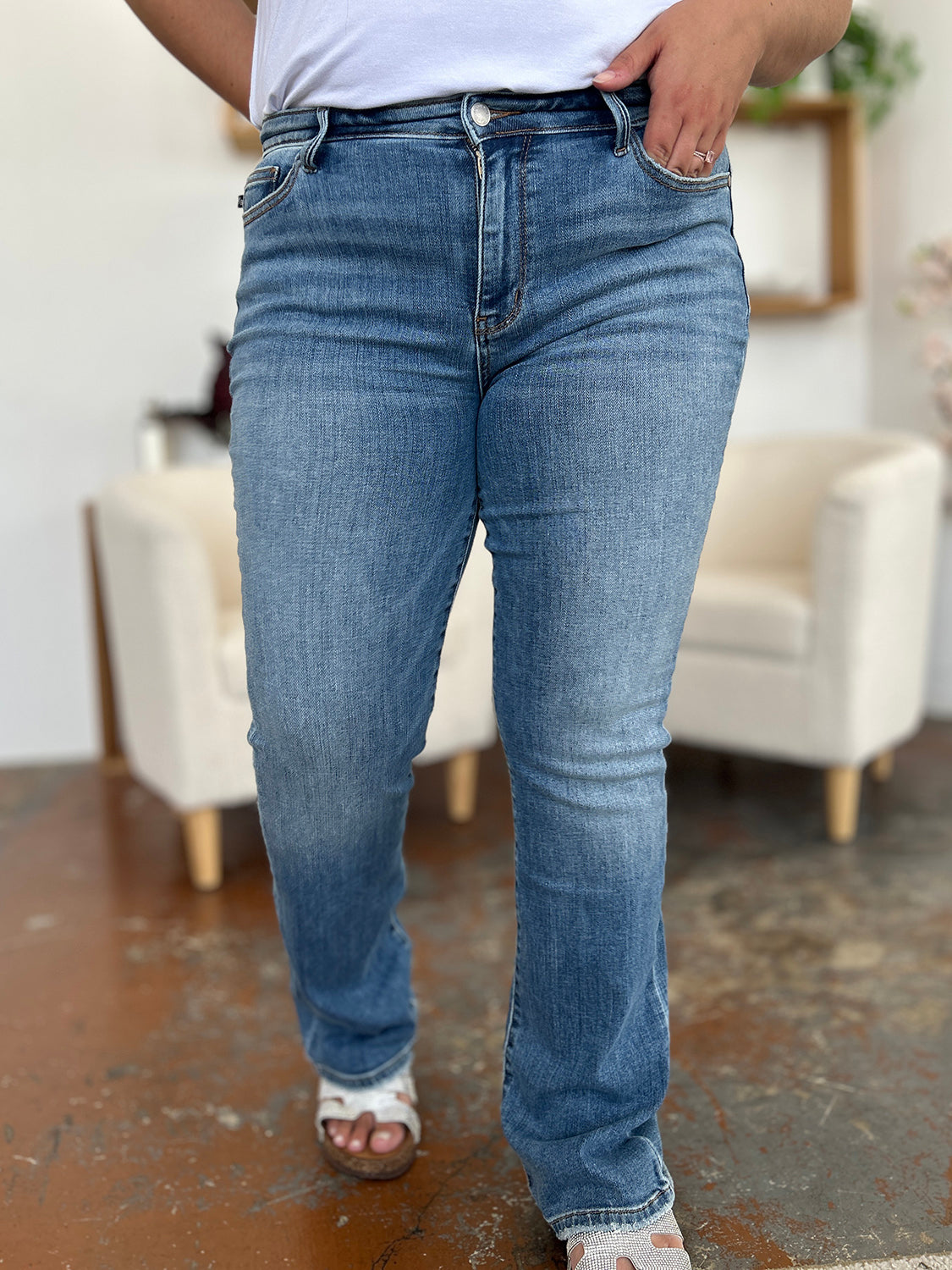 Judy Blue Mid-Rise Straight Jeans